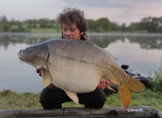 lake exclusive carp fishing holiday