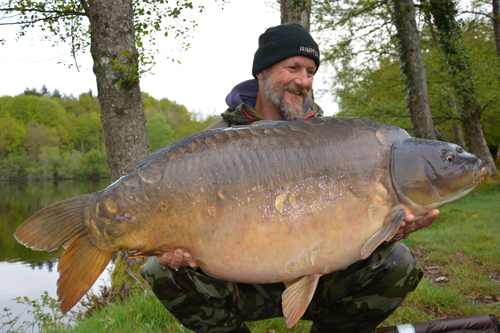 lake exclusive carp fishing holidays