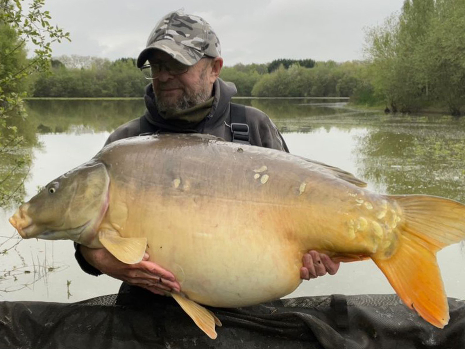 lake exclusive carp fishing holidays