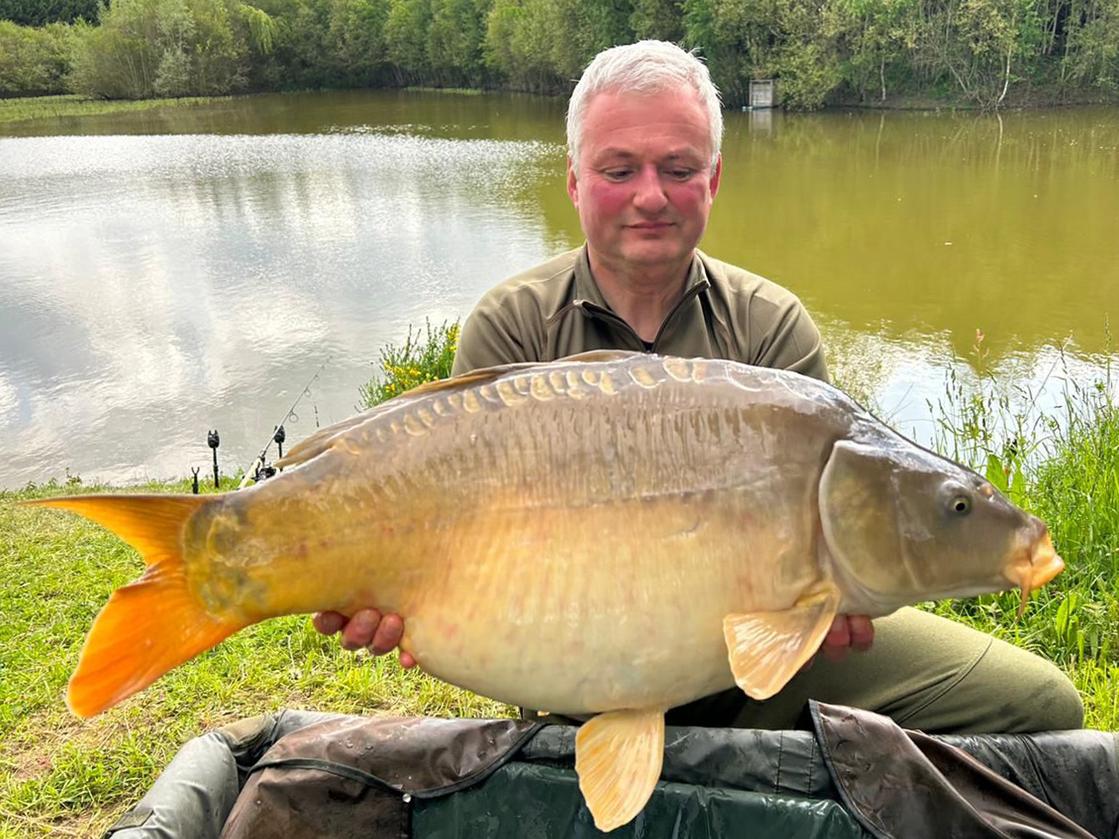 lake exclusive carp fishing holiday