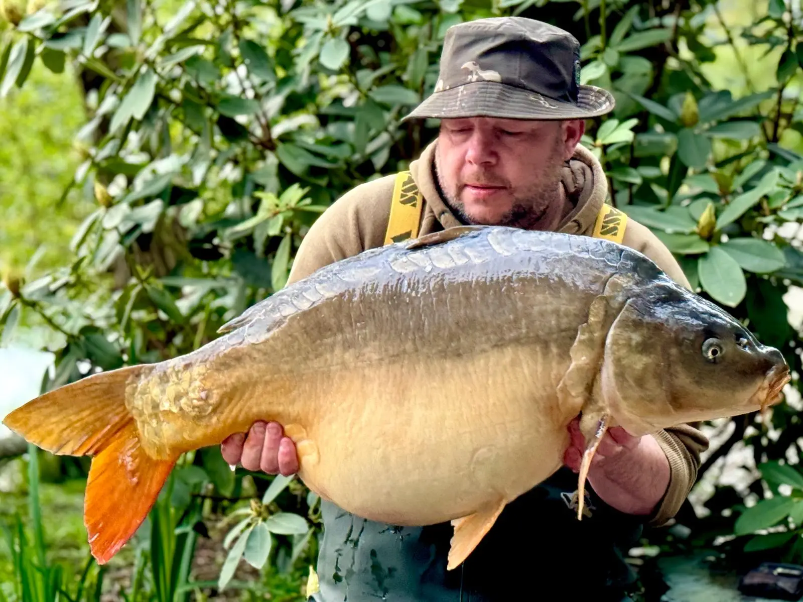 lake exclusive carp fishing holiday